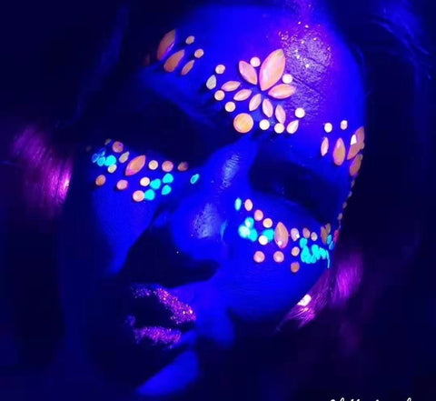 Glow In The Dark 3D Face Gems