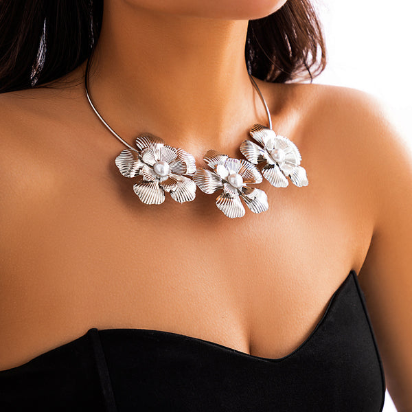 Metal Flower Choker Necklace 5739