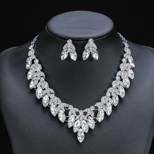 Crystal Short Clavicle Necklace Set