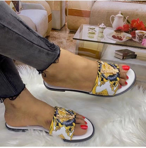 V Buckle One Line Slipper