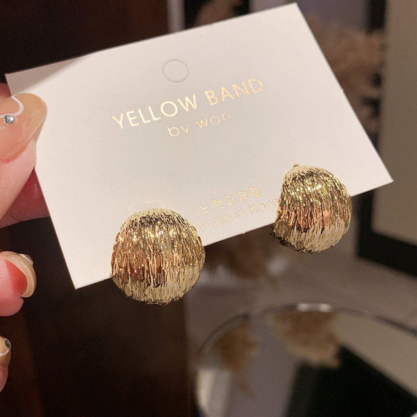 Classy Ball Curved Earrings