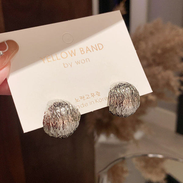 Classy Ball Curved Earrings