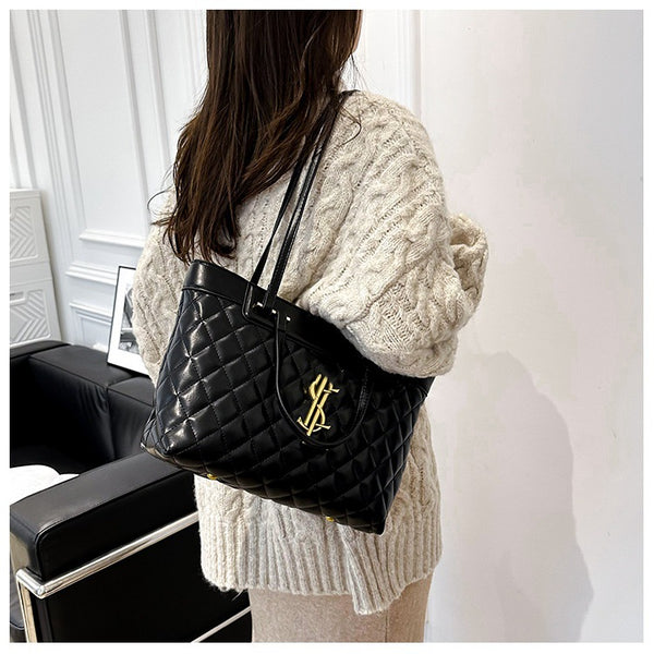 YL Quilted Shoulder Bag