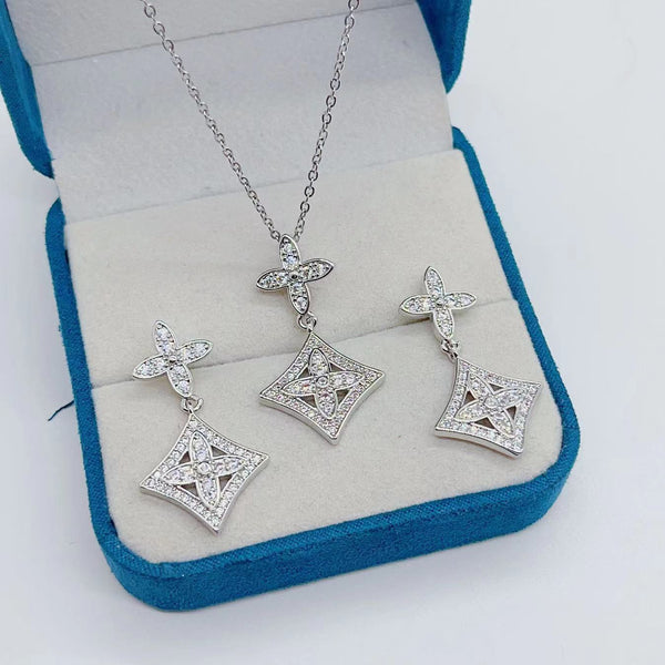 Four Leaf Clover Earrings And Chain Set PV