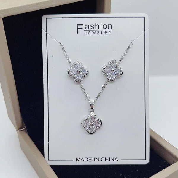 Four Leaf Clover Earrings And Chain Set VSE