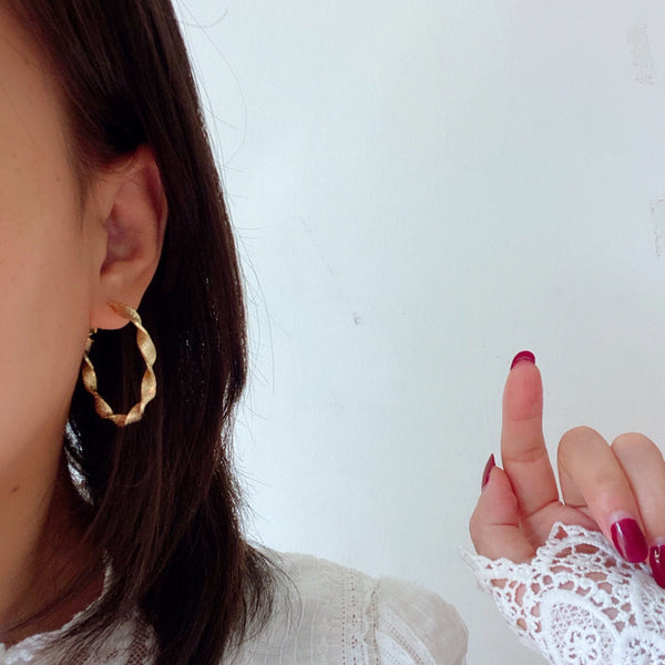 Small Twist Hoop Earrings
