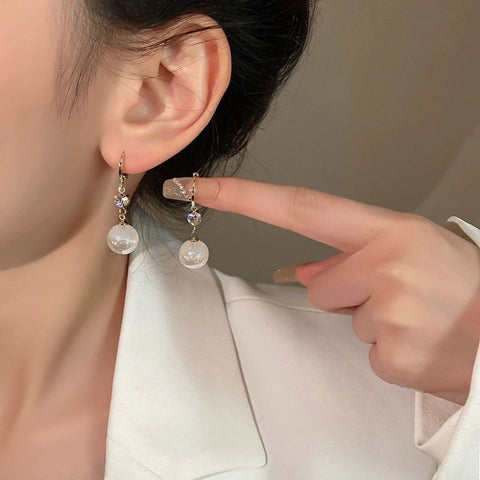 Pearl Dangling Earrings
