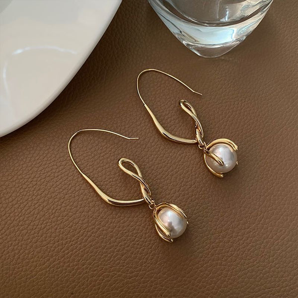 Twisted Line Pearl Earrings