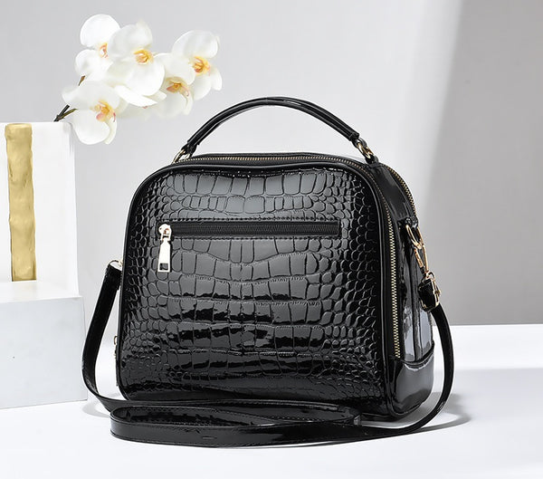 Shiny Patent Leather Crossbody Sidebag