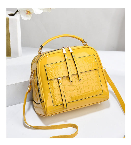 Shiny Patent Leather Crossbody Sidebag