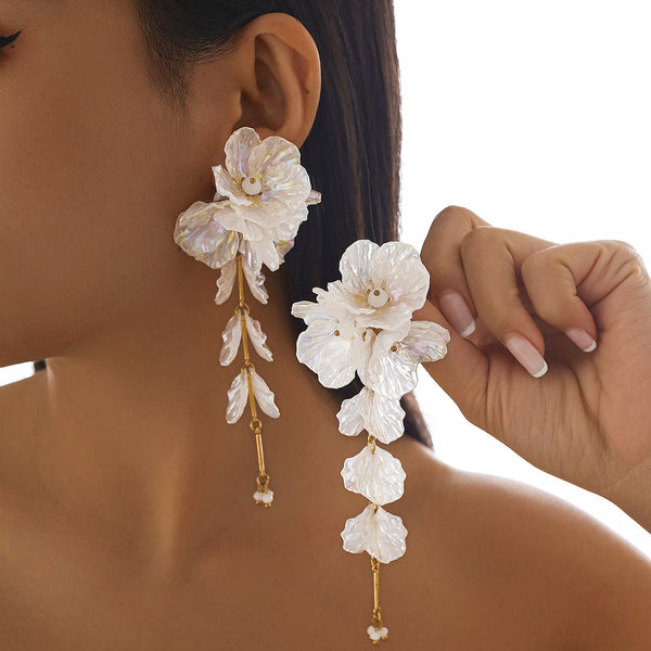 White Floral Scallop Earrings
