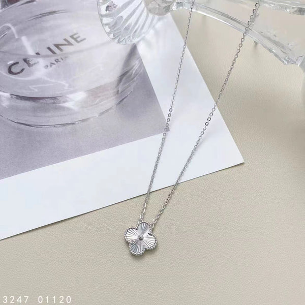 4 Leaf Clover Pendant Necklace