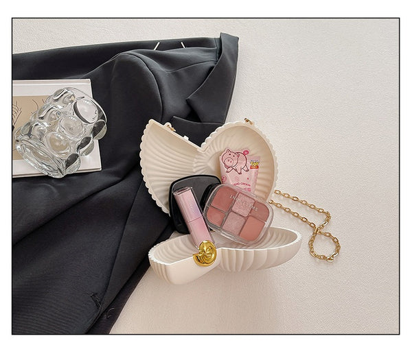 Round Shell Evening Clutch