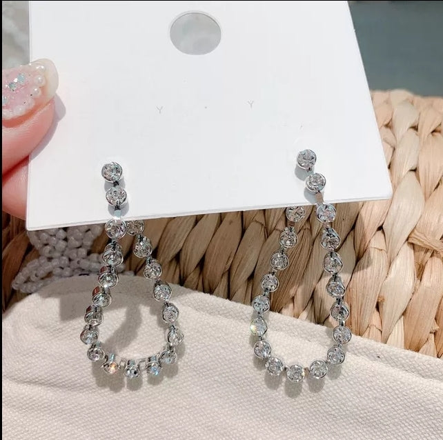 Simple Staggered Design Sense Rhinestone Earrings